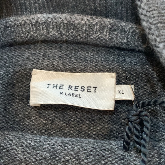 NWT!! R|Label by THE RESET Charcoal Wool + Cashmere Funnel Neck Sweater- sz XL - Picture 3 of 10